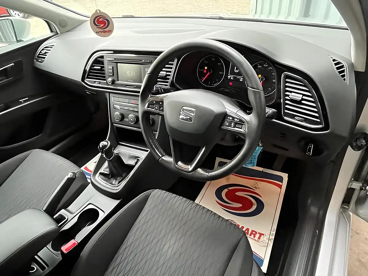Used 2014 SEAT Leon Se Silver - Interior and Exterior details 17