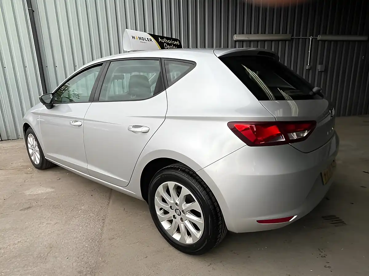 Used 2014 SEAT Leon Se Silver - Interior and Exterior details 7