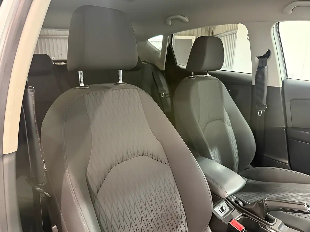 Used 2014 SEAT Leon Se Silver - Interior and Exterior details 10