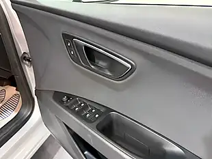 Used 2014 SEAT Leon Se Silver - Interior and Exterior details 13