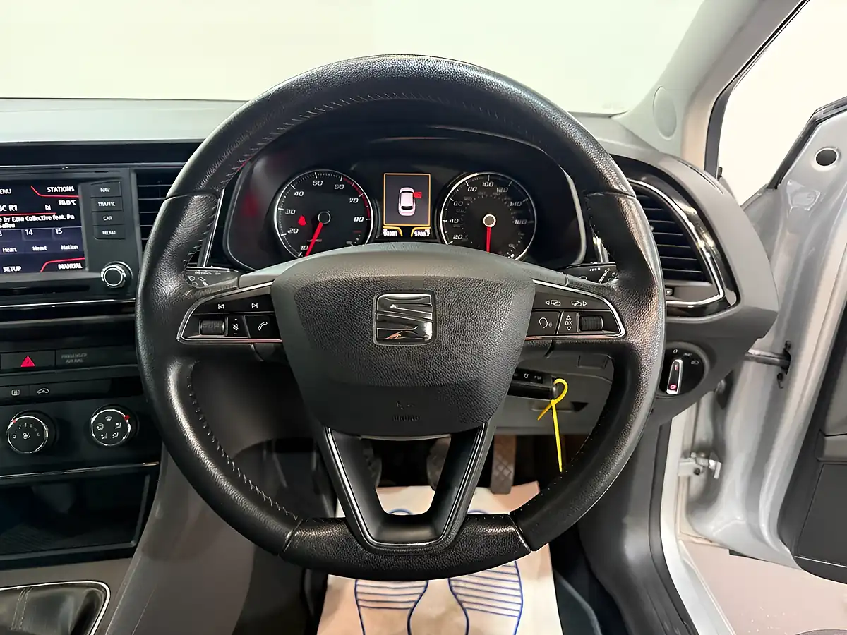 Used 2014 SEAT Leon Se Silver - Interior and Exterior details 15