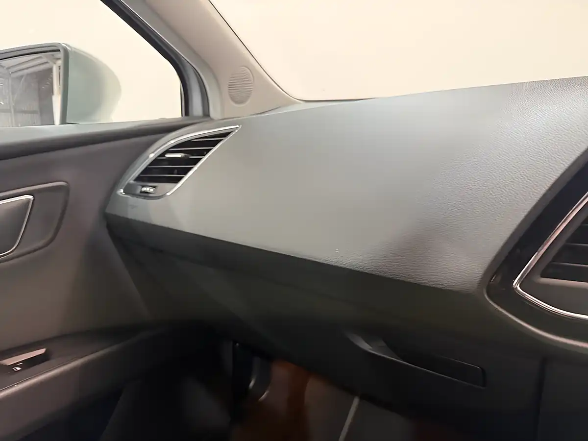 Used 2014 SEAT Leon Se Silver - Interior and Exterior details 17