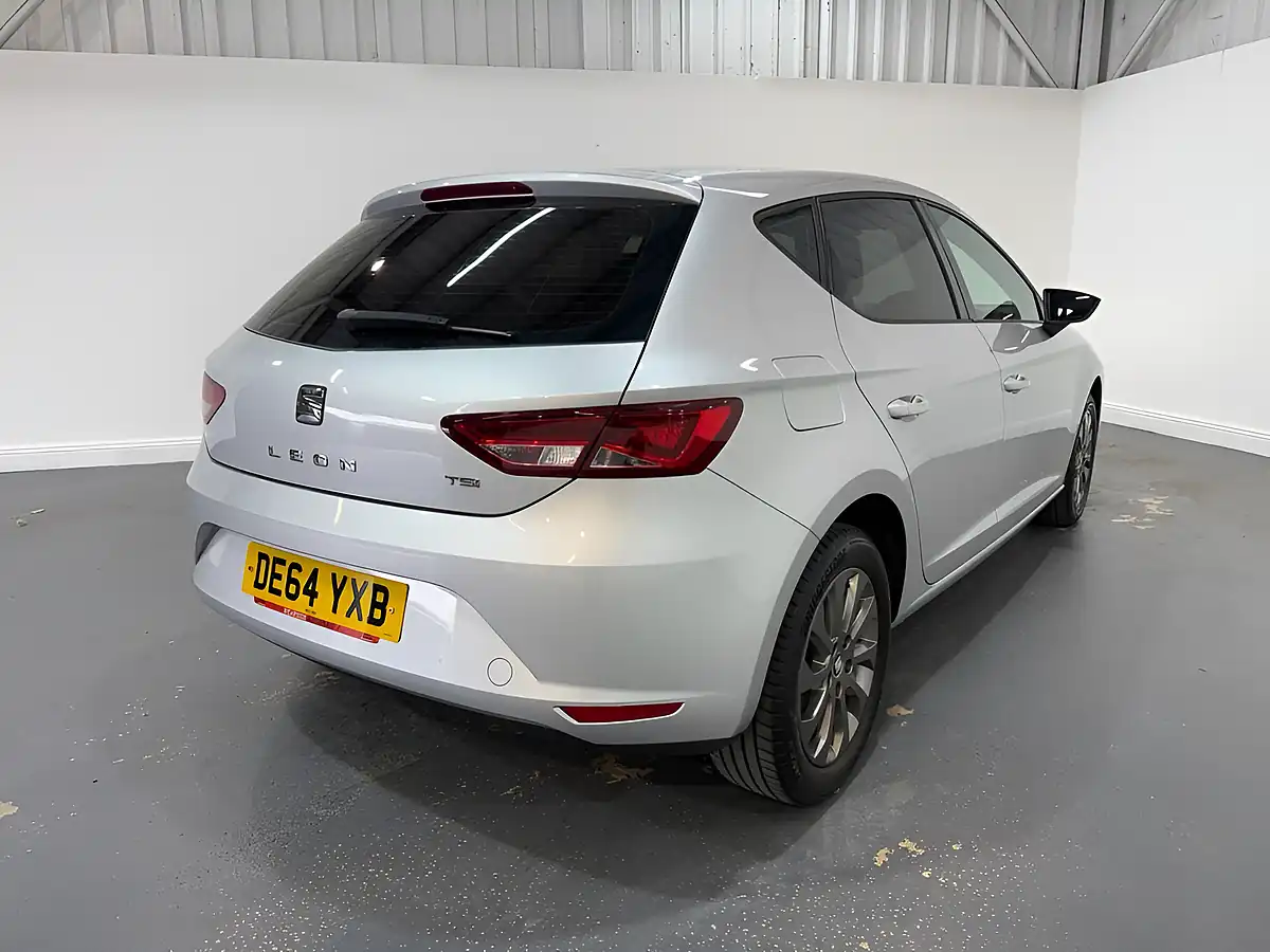 Used 2014 SEAT Leon Se Silver - Interior and Exterior details 8
