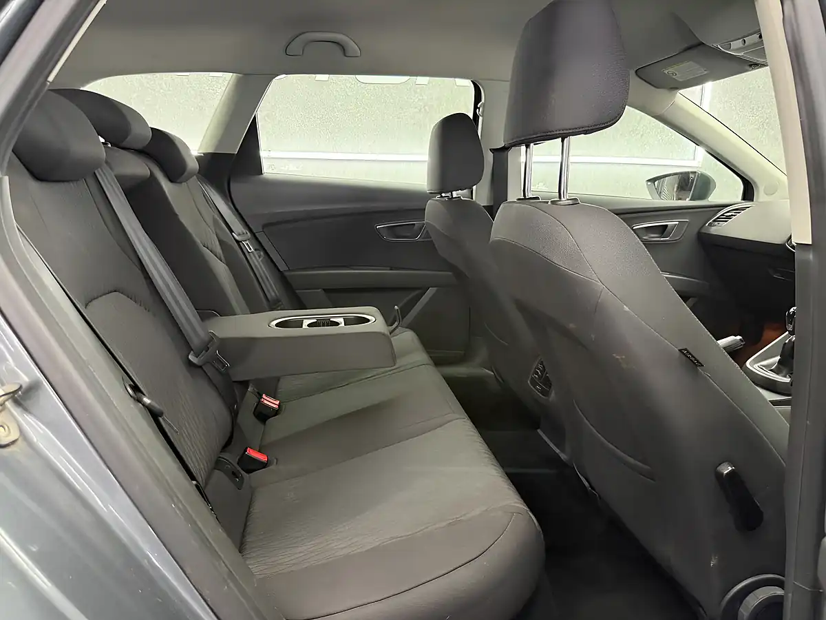 Used 2014 SEAT Leon Se Sport Tourer Grey - Interior and Exterior details 16