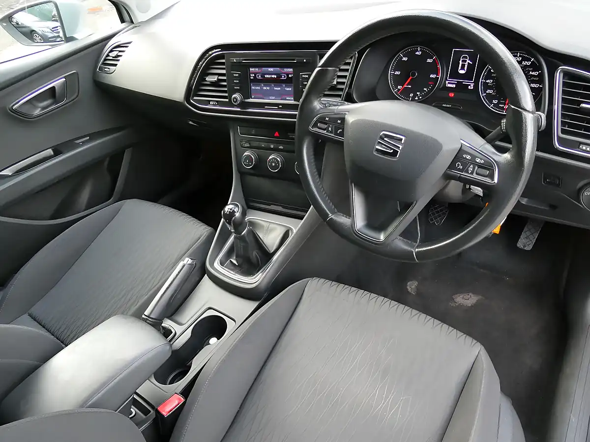 Used 2014 SEAT Leon Se Sport Tourer Silver - Interior and Exterior details 2