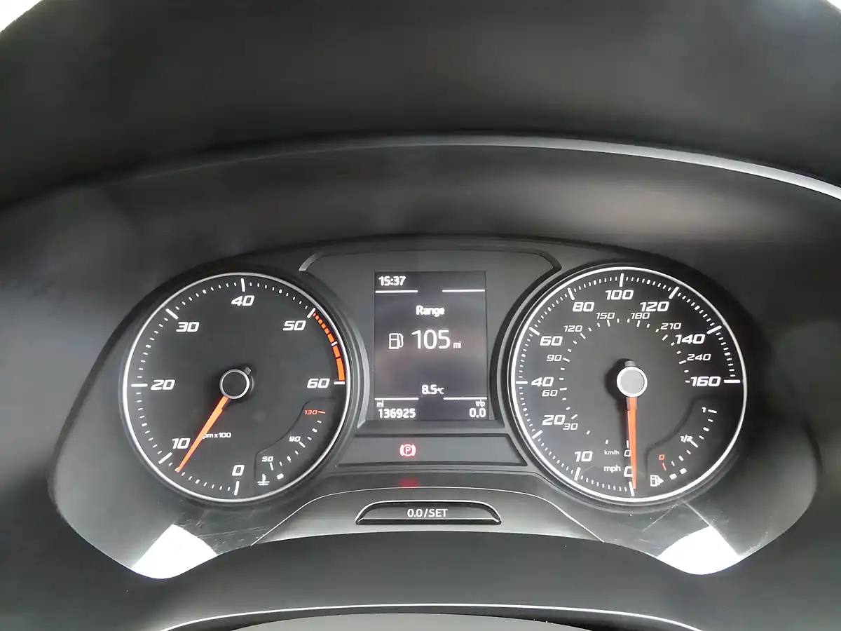 Used 2014 SEAT Leon Se Sport Tourer Silver - Interior and Exterior details 7
