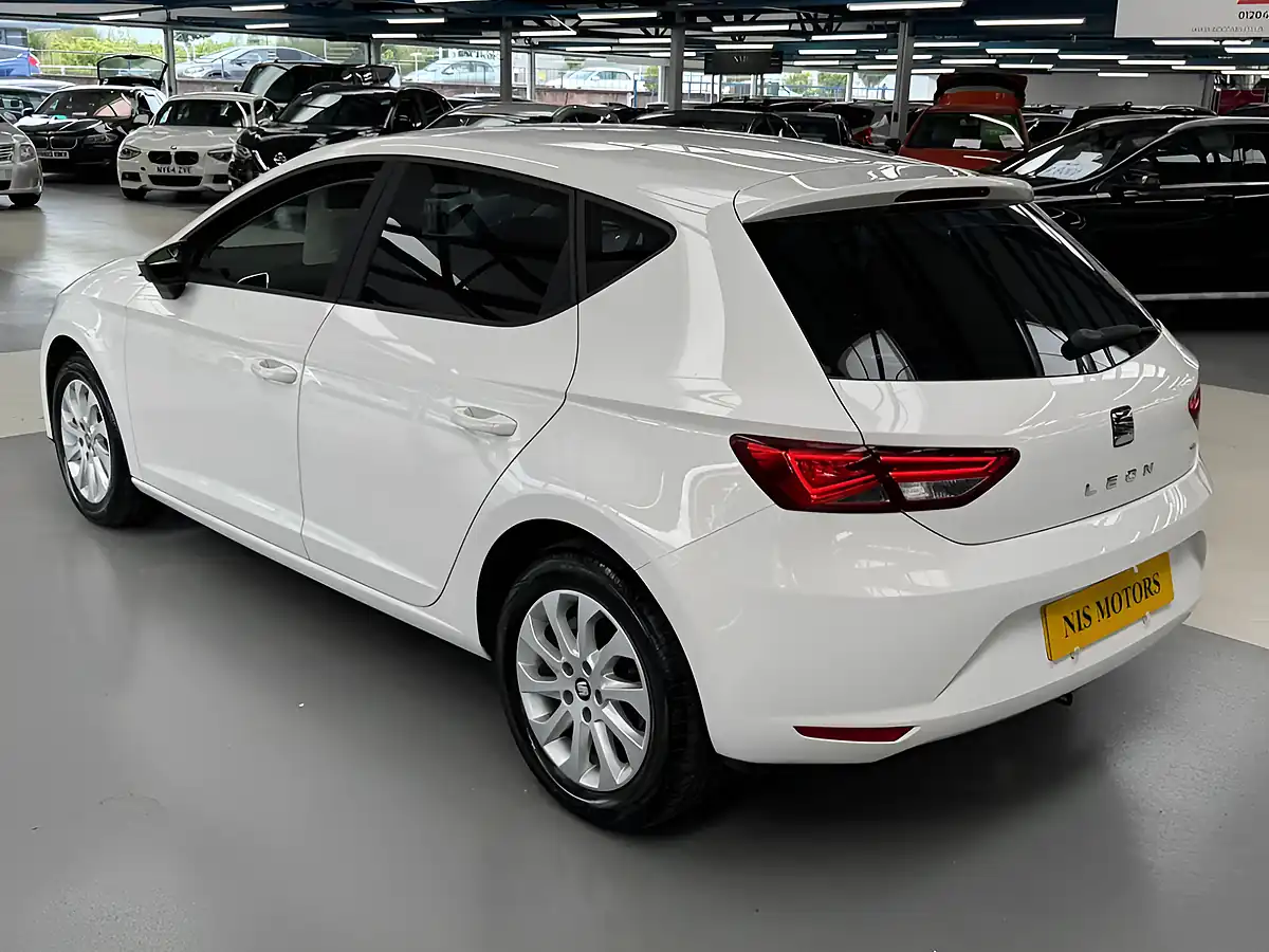 Used 2014 SEAT Leon Se White - Interior and Exterior details 2