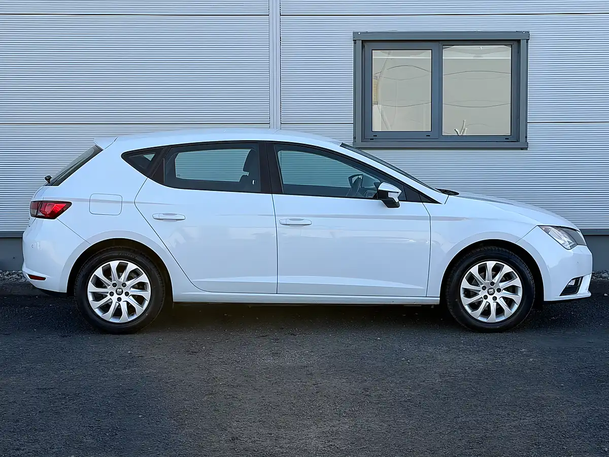 Used 2014 SEAT Leon Se White - Interior and Exterior details 9