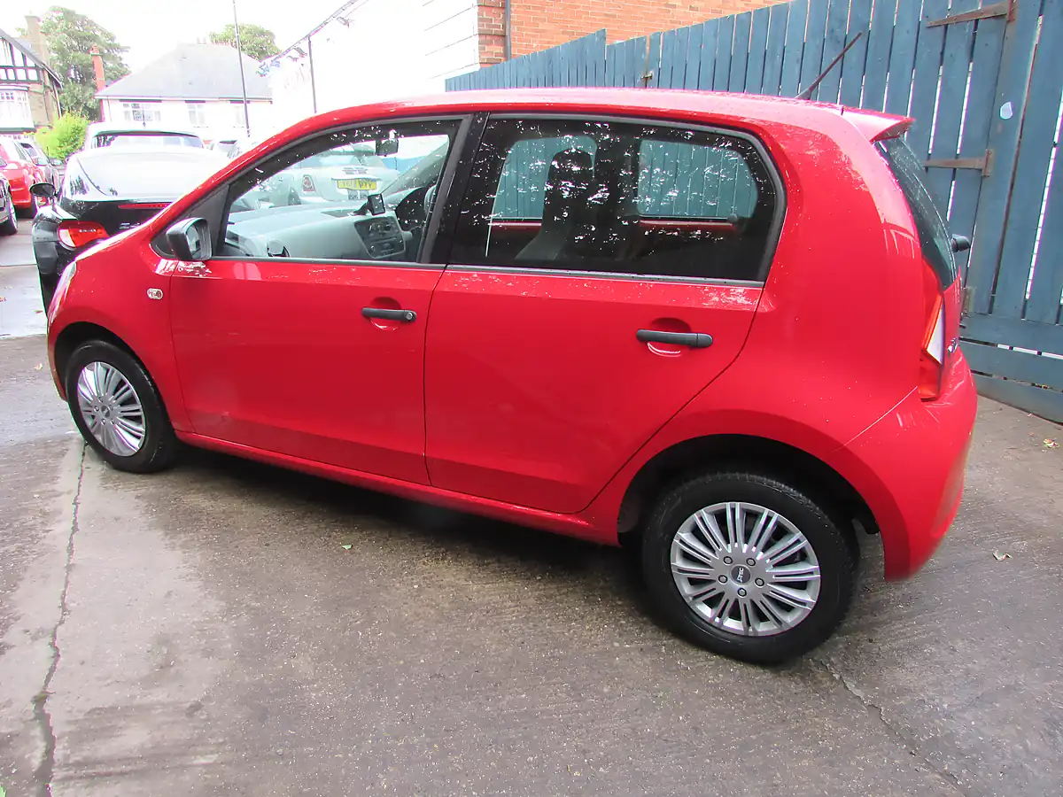 Used 2014 SEAT Mii S Ac Red - Interior and Exterior details 3