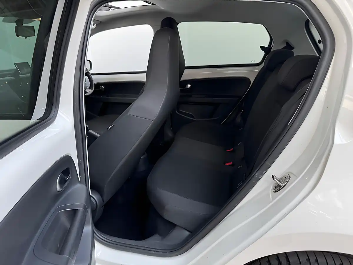 Used 2014 SEAT Mii Sport White - Interior and Exterior details 10