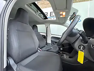 Used 2014 SEAT Mii Sport White - Interior and Exterior details 12