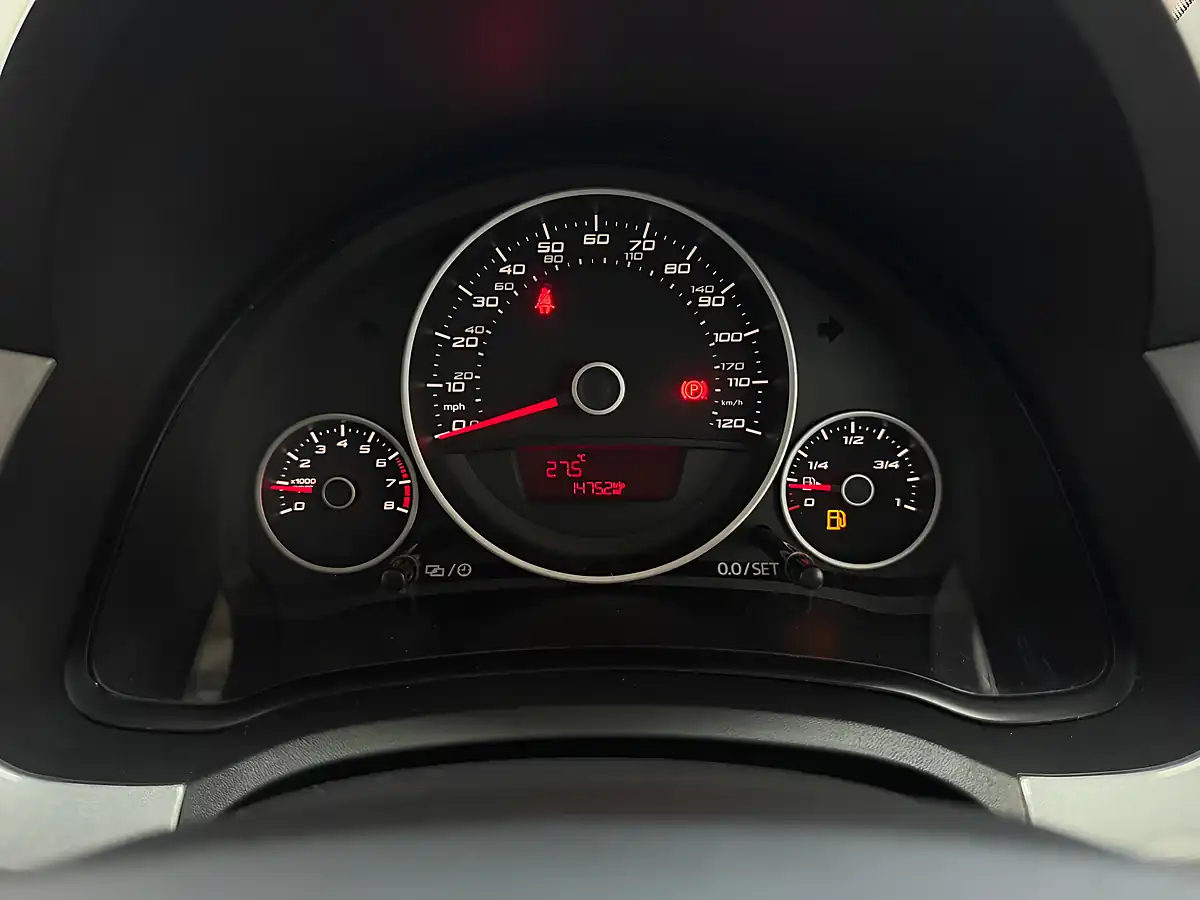 Used 2014 SEAT Mii Sport White - Interior and Exterior details 14