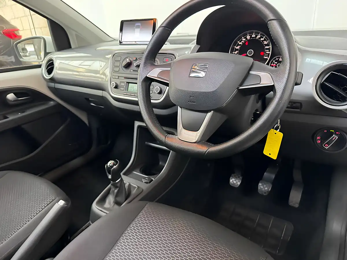 Used 2014 SEAT Mii Sport White - Interior and Exterior details 3