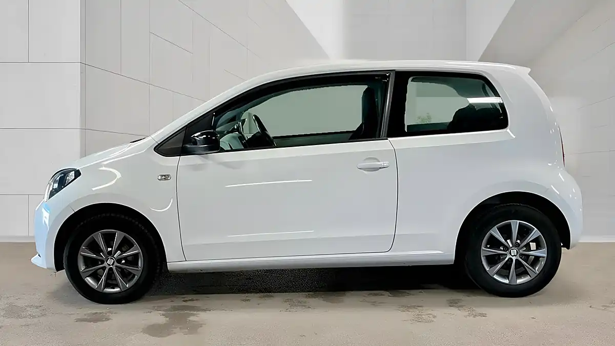 Used 2014 SEAT Mii Toca White - Interior and Exterior details 3