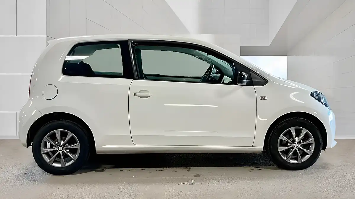 Used 2014 SEAT Mii Toca White - Interior and Exterior details 7