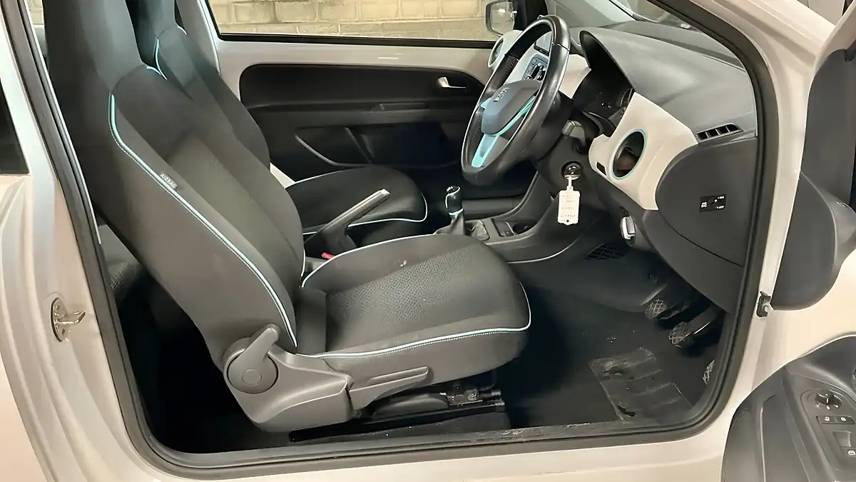 Used 2014 SEAT Mii Toca White - Interior and Exterior details 8
