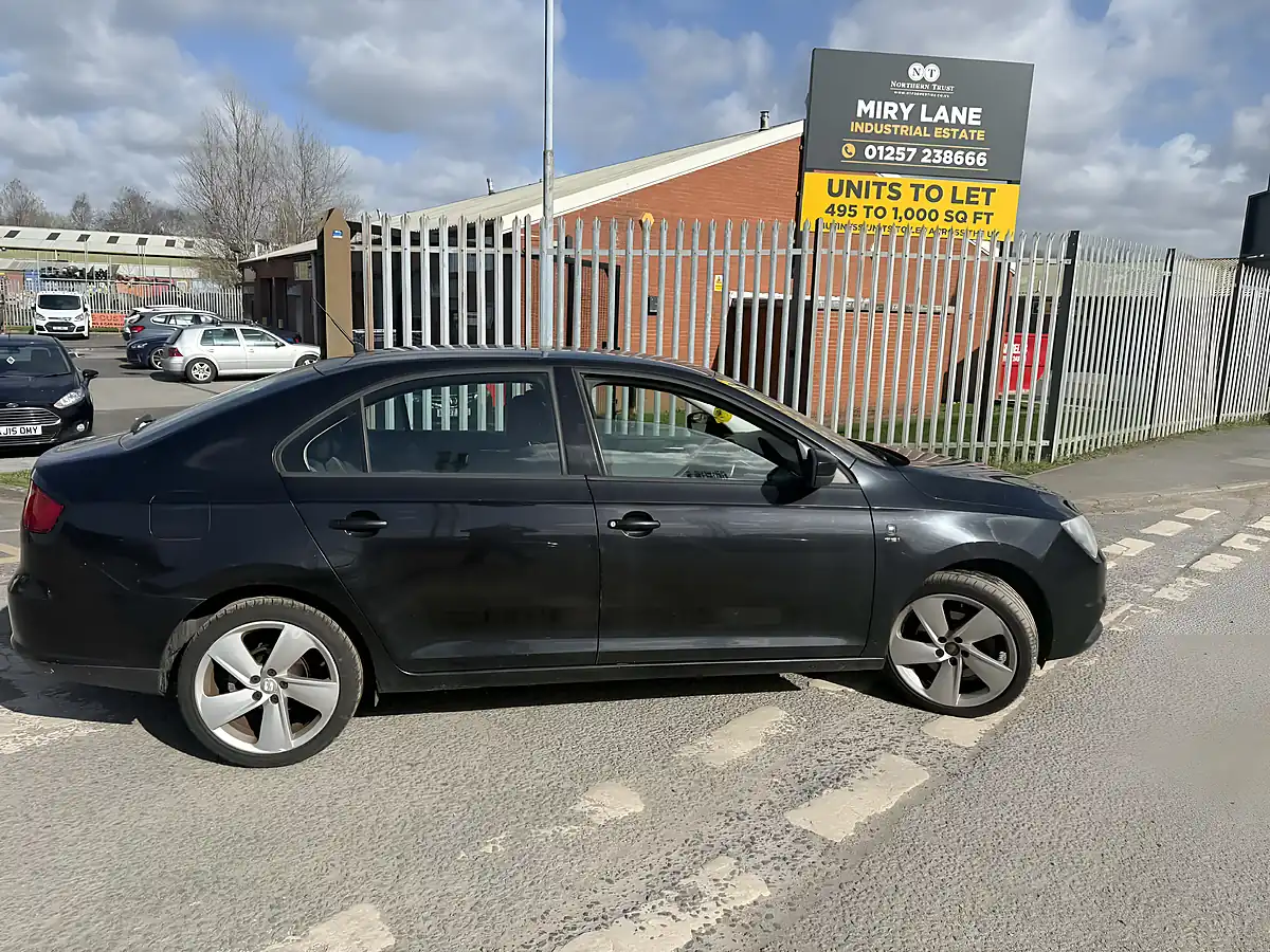 Used 2014 SEAT Toledo - Interior and Exterior details 12
