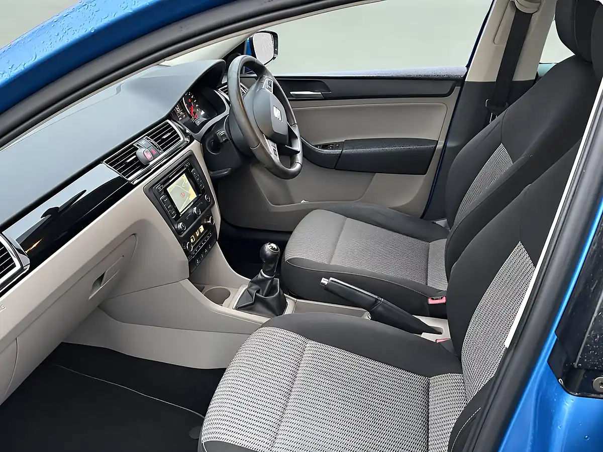 Used 2014 SEAT Toledo Se Blue - Interior and Exterior details 6