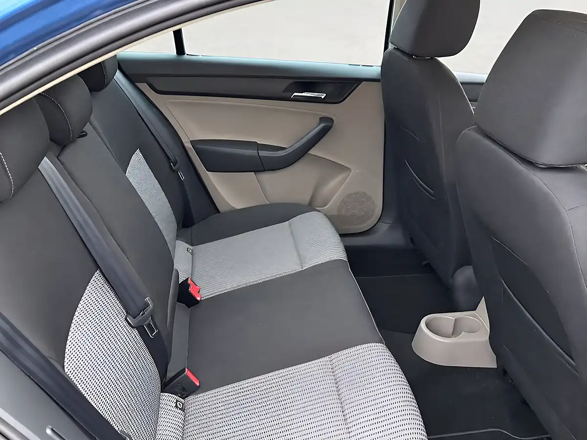 Used 2014 SEAT Toledo Se Blue - Interior and Exterior details 8