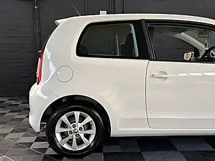 Used 2014 Skoda Citigo Elegance Candy White - Interior and Exterior details 10