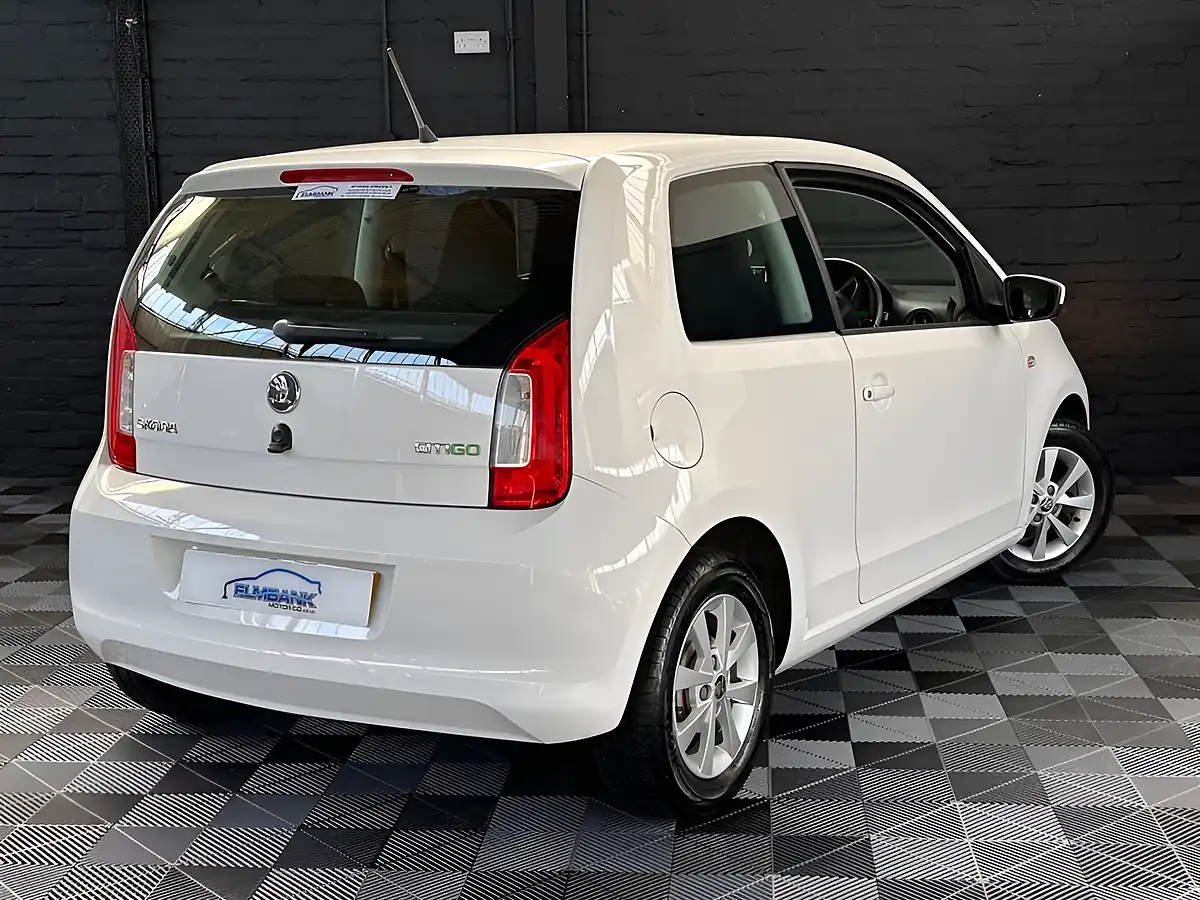 Used 2014 Skoda Citigo Elegance Candy White - Interior and Exterior details 12
