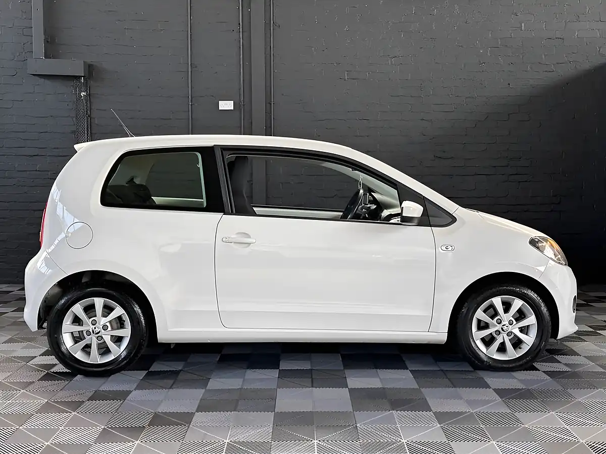 Used 2014 Skoda Citigo Elegance Candy White - Interior and Exterior details 15