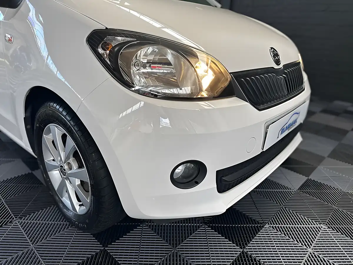 Used 2014 Skoda Citigo Elegance Candy White - Interior and Exterior details 4