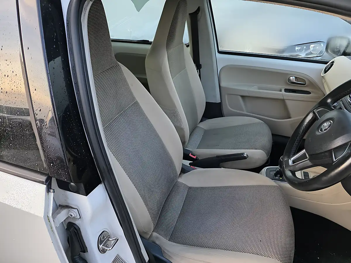 Used 2014 Skoda Citigo Elegance White - Interior and Exterior details 10