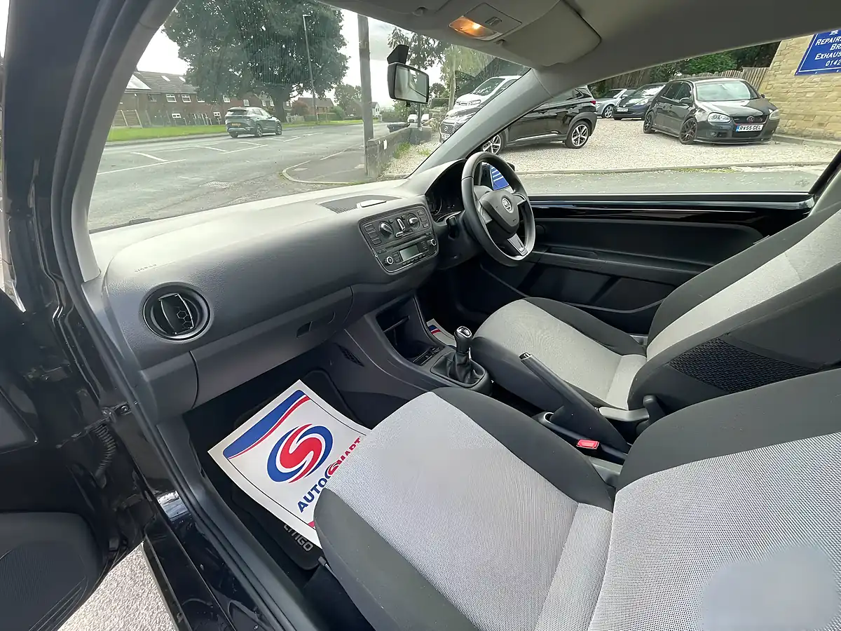 Used 2014 Skoda Citigo Se Black - Interior and Exterior details 17