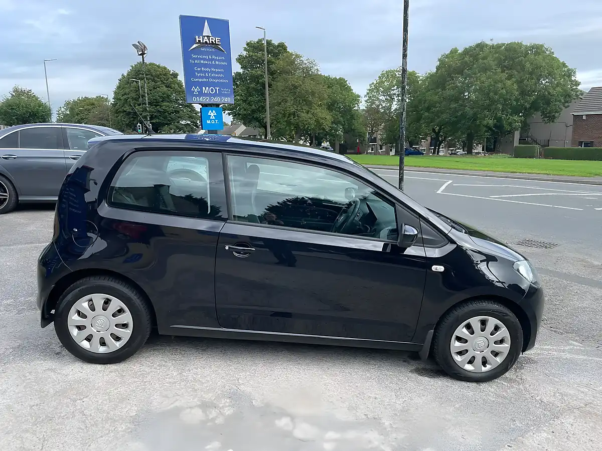 Used 2014 Skoda Citigo Se Black - Interior and Exterior details 7