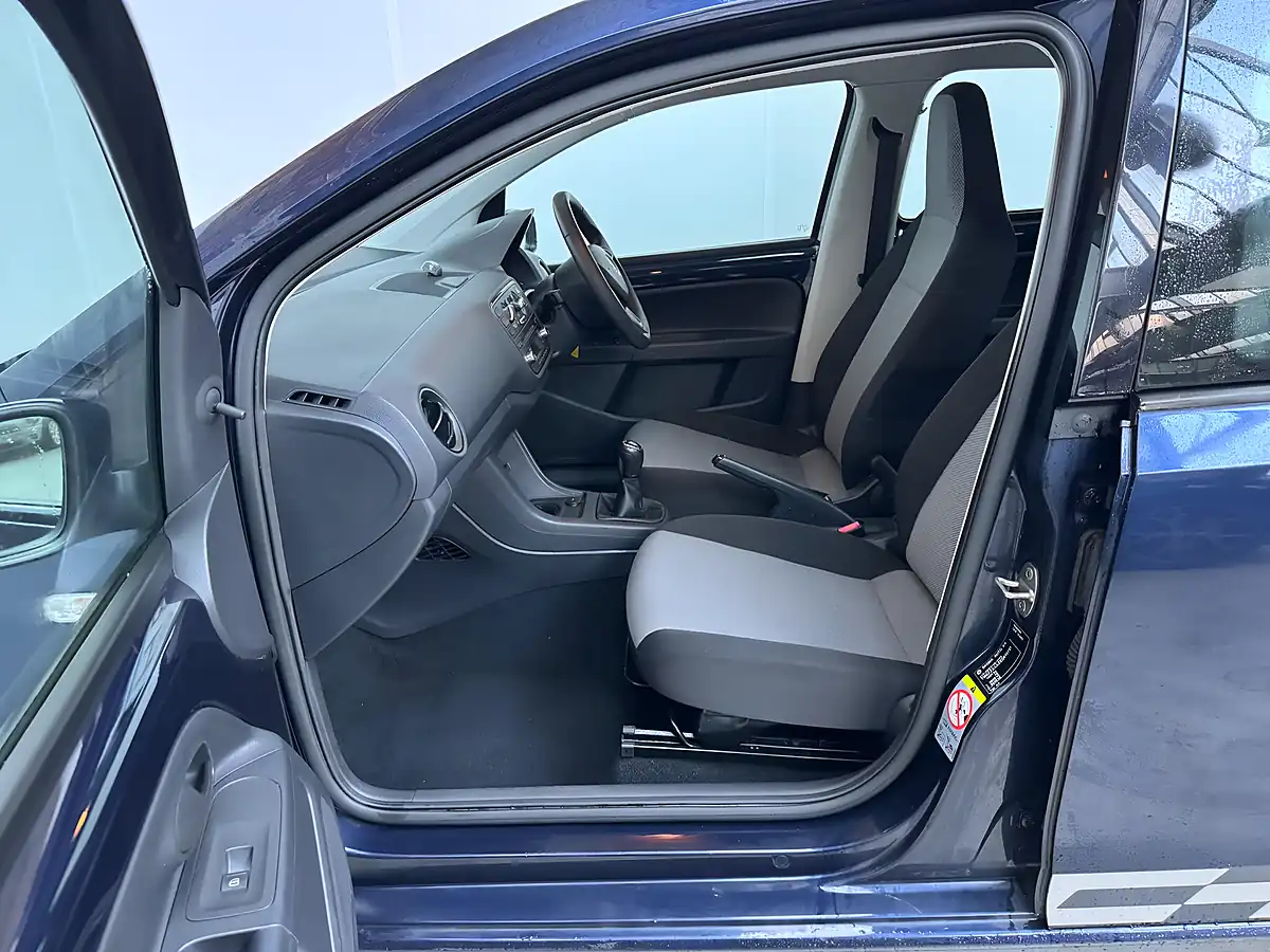 Used 2014 Skoda Citigo Se Blue - Interior and Exterior details 9