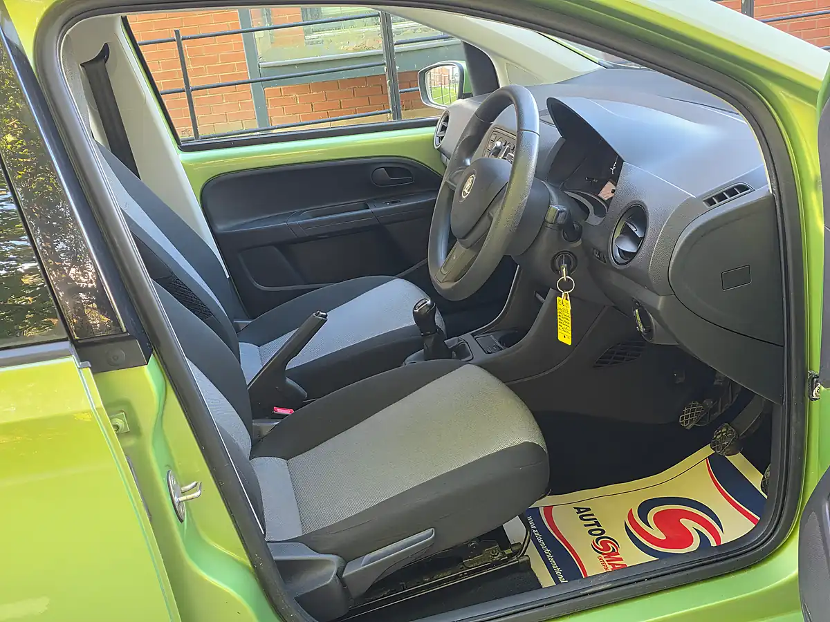 Used 2014 Skoda Citigo Se Green - Interior and Exterior details 13