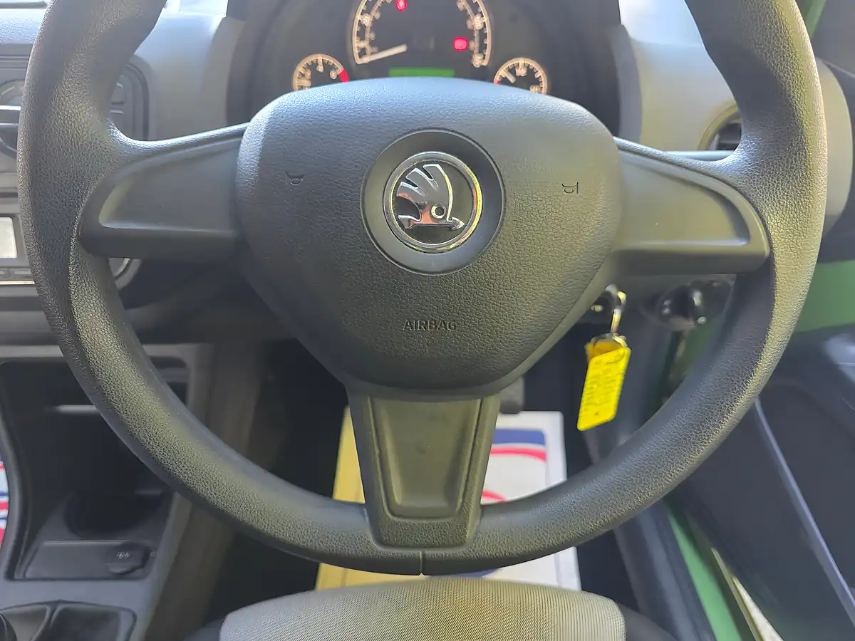 Used 2014 Skoda Citigo Se Green - Interior and Exterior details 16
