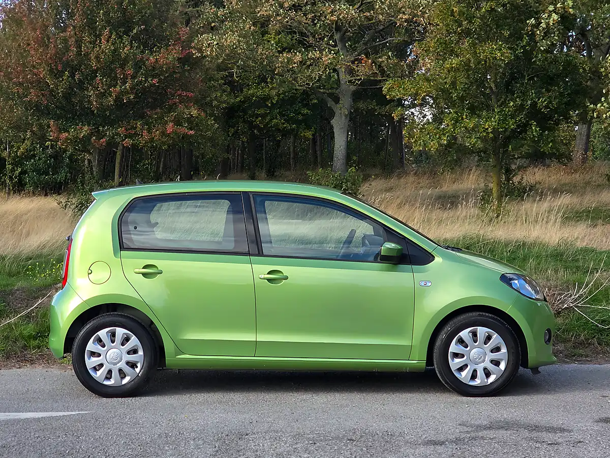Used 2014 Skoda Citigo Se Green - Interior and Exterior details 8