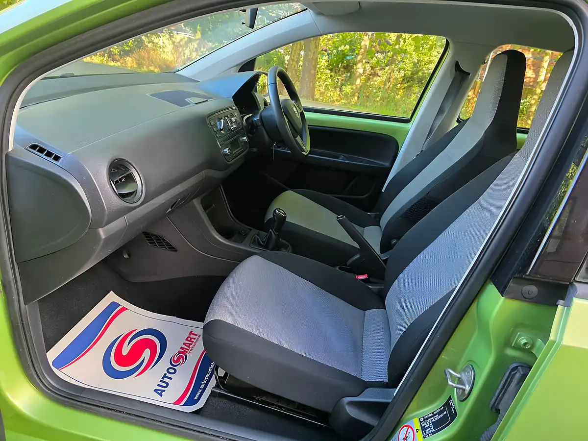 Used 2014 Skoda Citigo Se Green - Interior and Exterior details 9