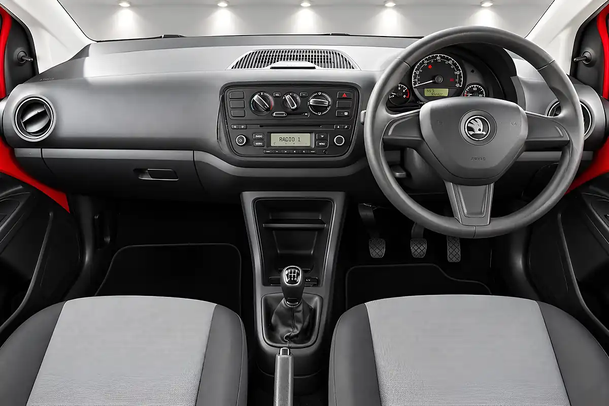 Used 2014 Skoda Citigo Se Red - Interior and Exterior details 11