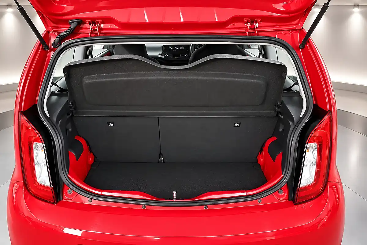 Used 2014 Skoda Citigo Se Red - Interior and Exterior details 4