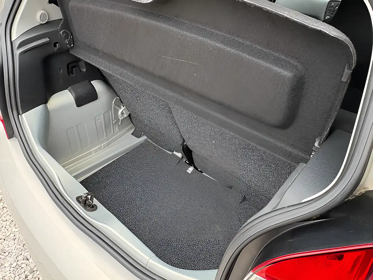 Used 2014 Skoda Citigo Se Silver - Interior and Exterior details 13