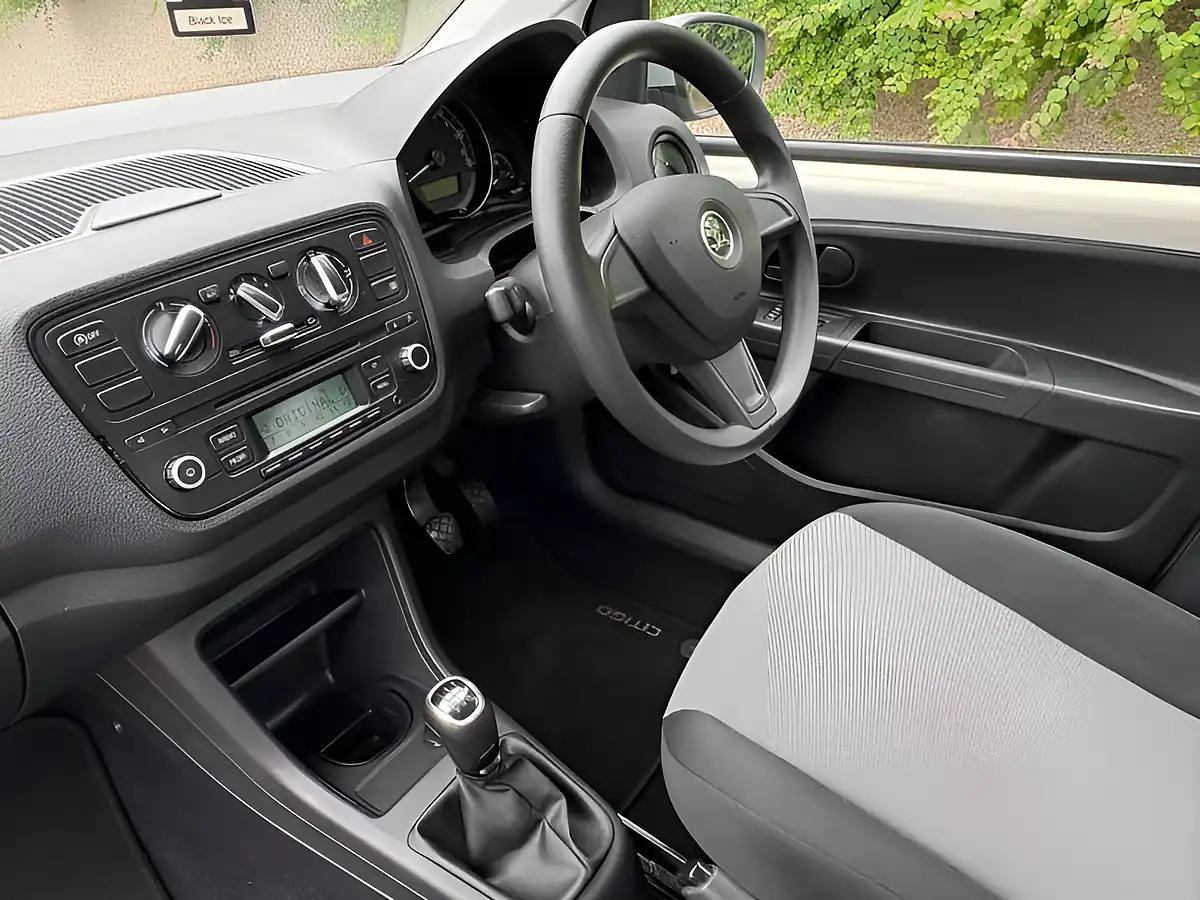 Used 2014 Skoda Citigo Se Silver - Interior and Exterior details 18