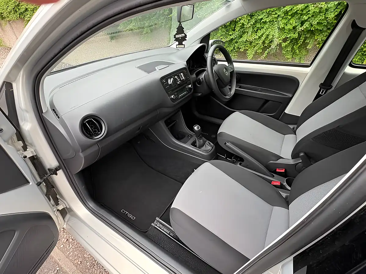 Used 2014 Skoda Citigo Se Silver - Interior and Exterior details 19