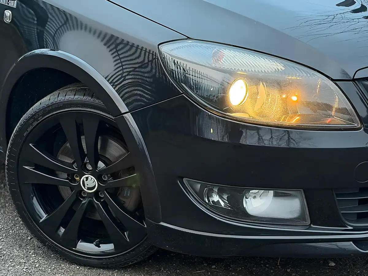 Used 2014 Skoda Fabia Black Edition Black - Interior and Exterior details 3