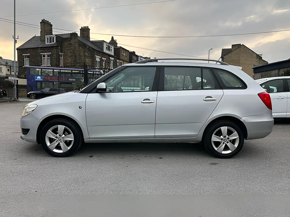 Used 2014 Skoda Fabia Scout Silver - Interior and Exterior details 12