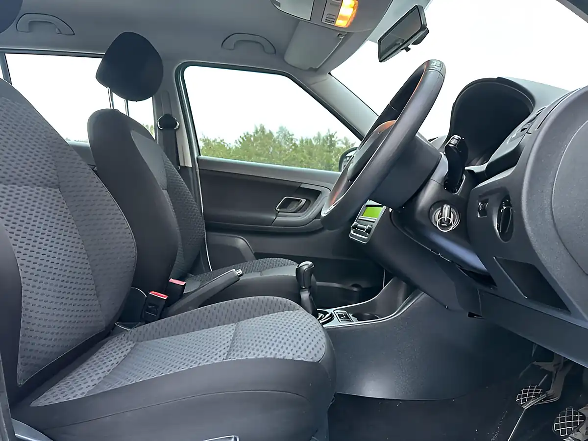 Used 2014 Skoda Fabia Scout Silver - Interior and Exterior details 14