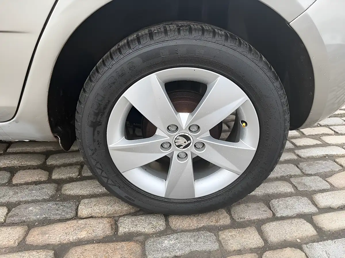 Used 2014 Skoda Fabia Se Beige - Interior and Exterior details 18