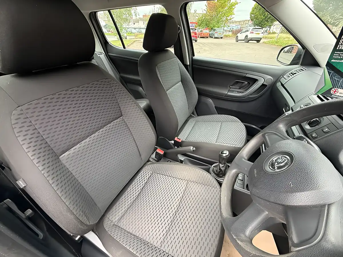 Used 2014 Skoda Fabia Se Black - Interior and Exterior details 16