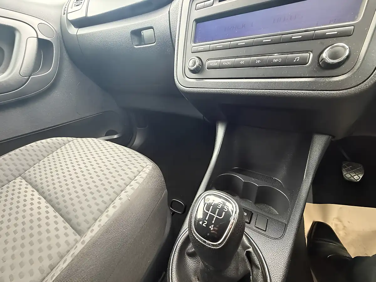 Used 2014 Skoda Fabia Se Black - Interior and Exterior details 18