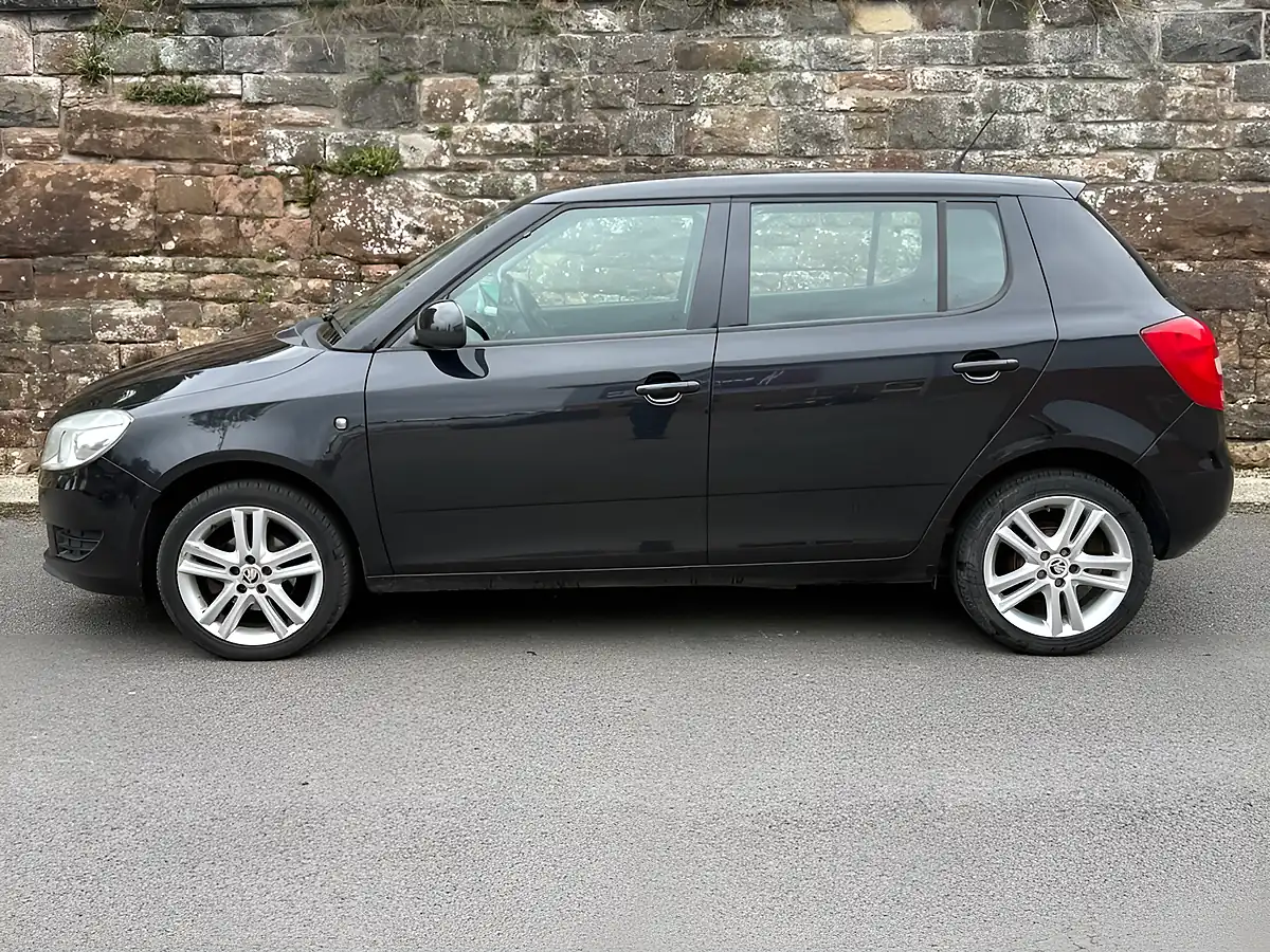 Used 2014 Skoda Fabia Se Black - Interior and Exterior details 5