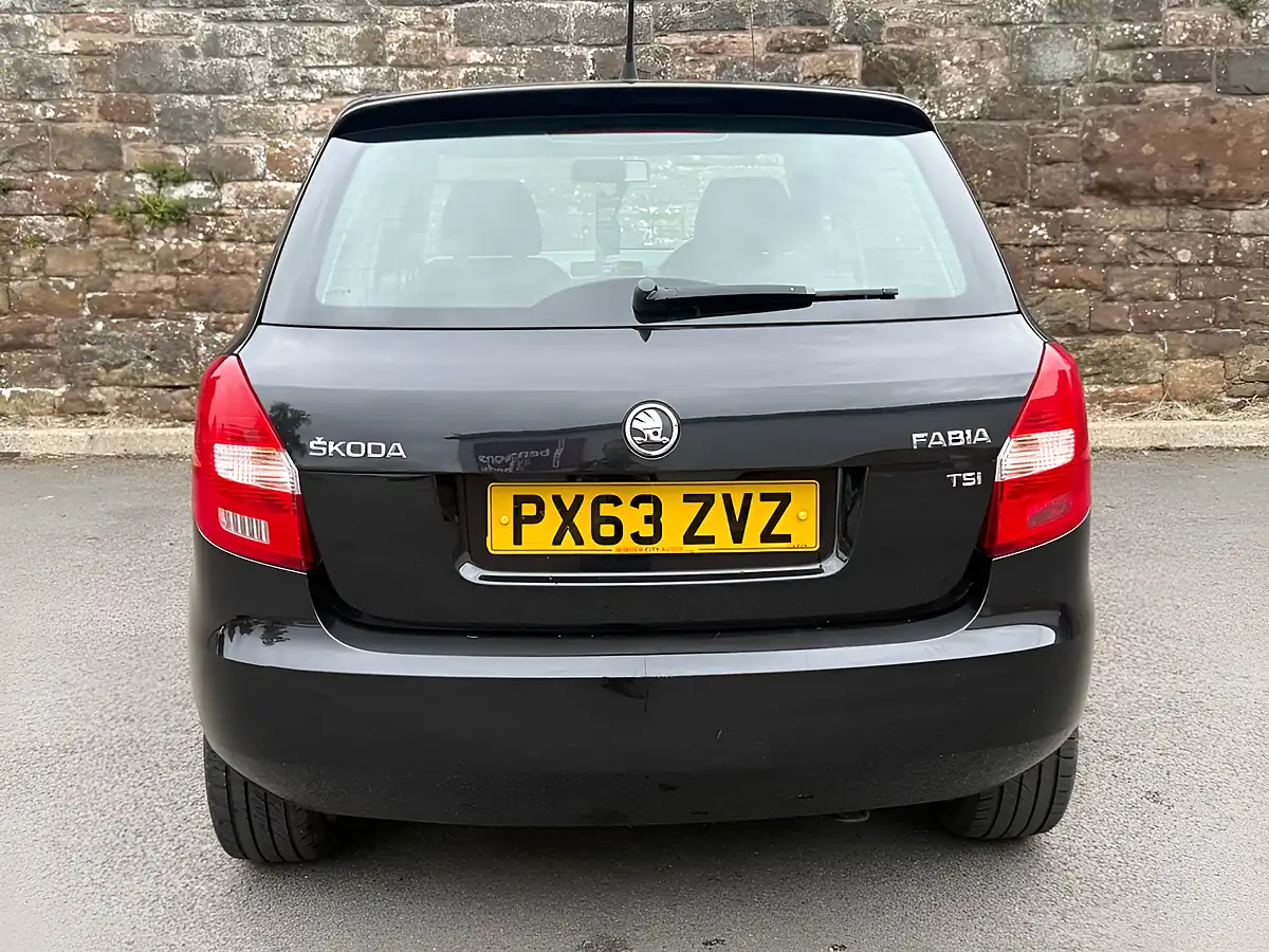 Used 2014 Skoda Fabia Se Black - Interior and Exterior details 7