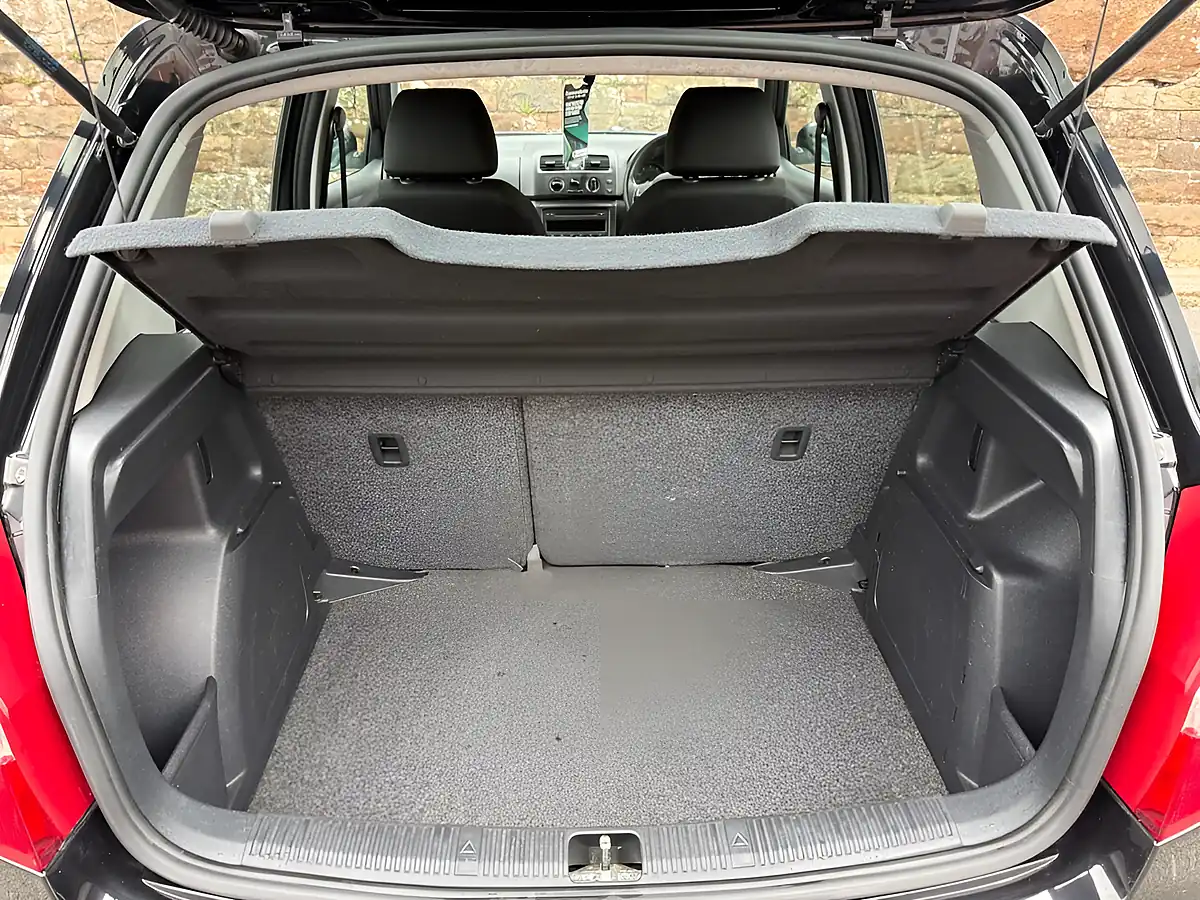 Used 2014 Skoda Fabia Se Black - Interior and Exterior details 9