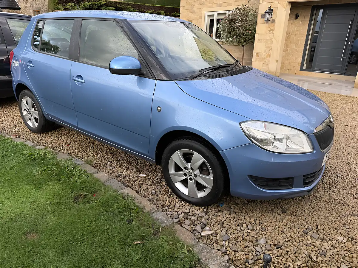 Used 2014 Skoda Fabia Se Blue Metallic - Front View
